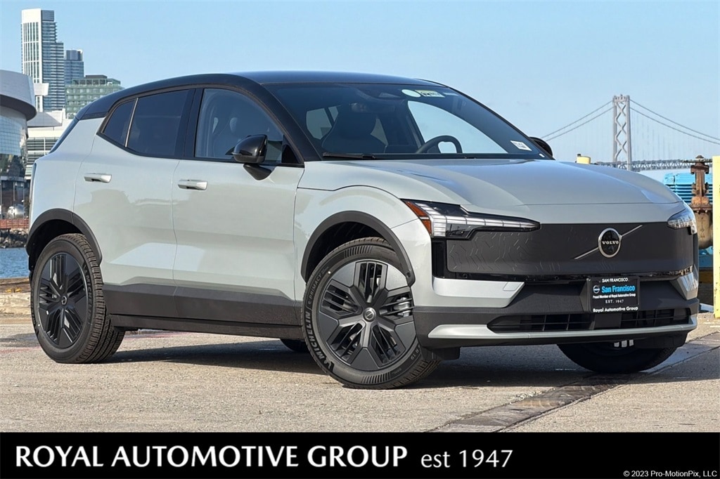 2026 Volvo EX30 Twin Motor Cross Country Ultra's photo