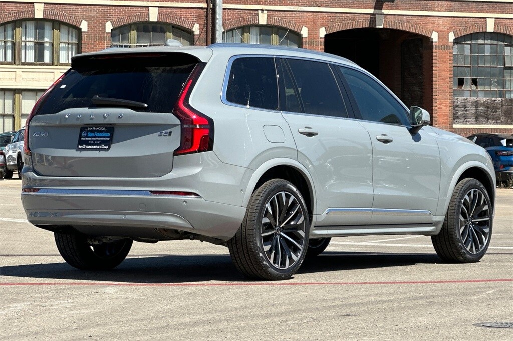 2026 Volvo XC90 B5 Plus photo 4