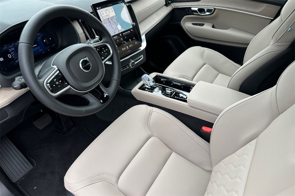 2026 Volvo XC90 Plus - Photo 7