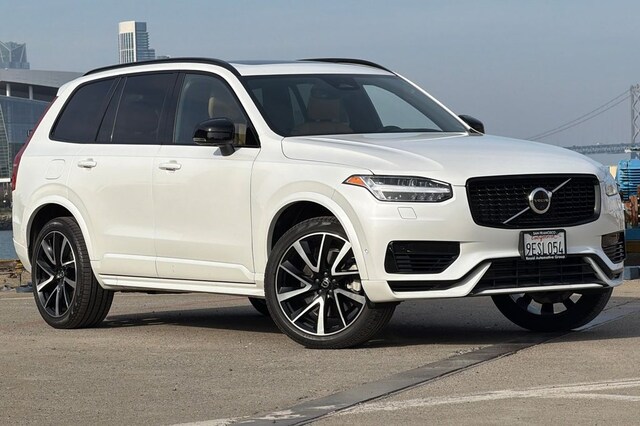 2023 Volvo XC90 Recharge Plug-In Hybrid Ultimate Dark 7-Seater SUV