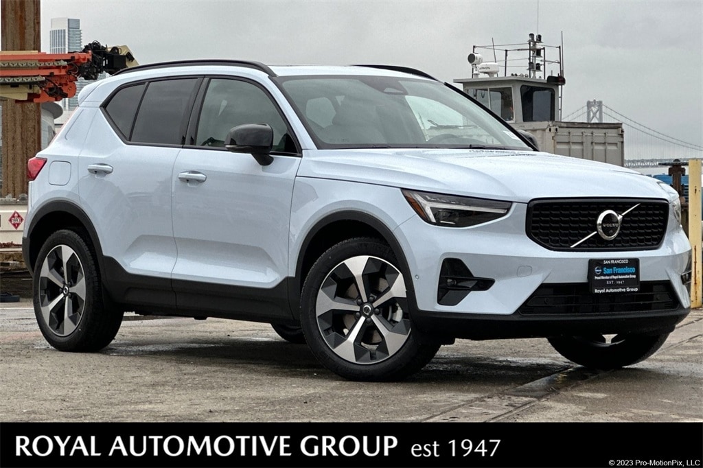 2026 Volvo XC40 Plus's photo