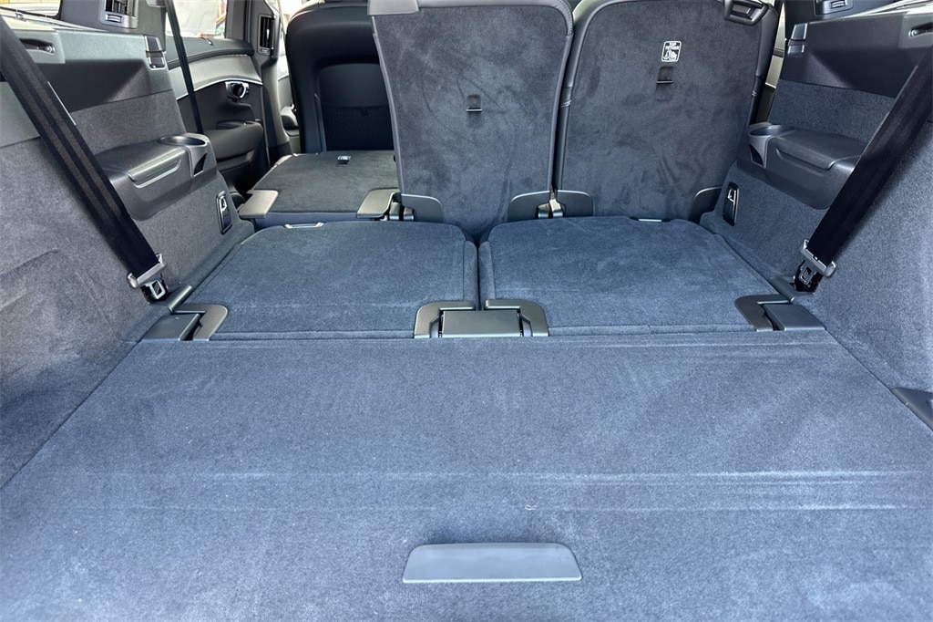 2026 Volvo XC90 Ultra - Photo 13