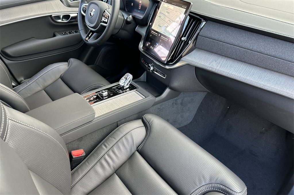 2026 Volvo XC90 Ultra - Photo 14
