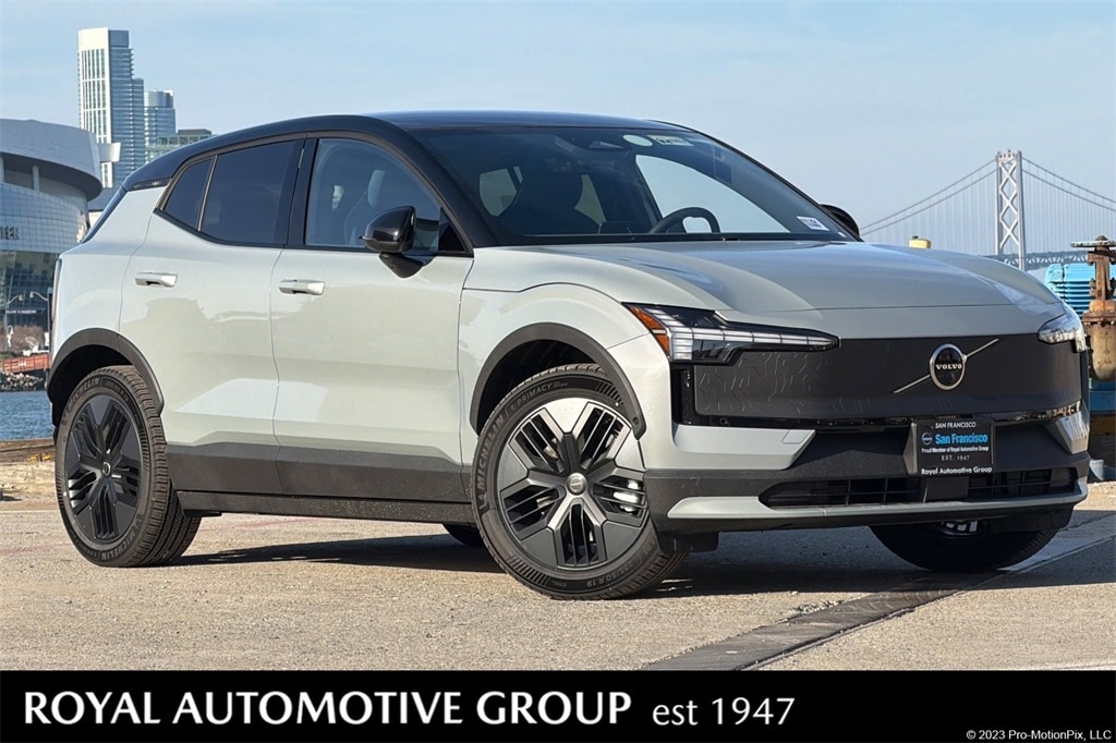 2026 Volvo EX30 Twin Motor Cross Country Ultra's photo