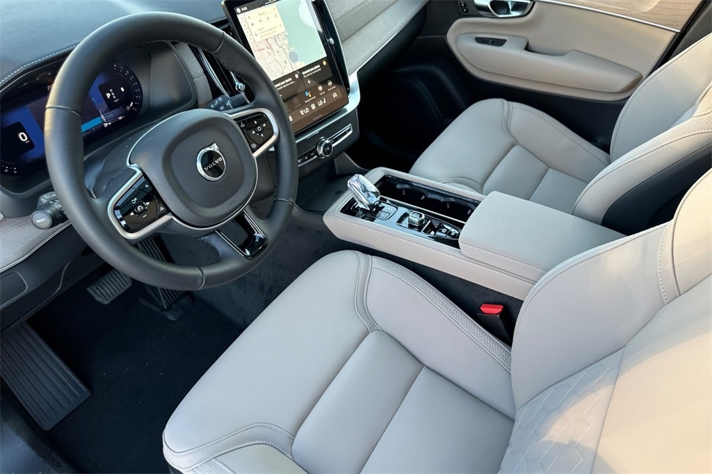 2026 Volvo XC90 Plus - Photo 7