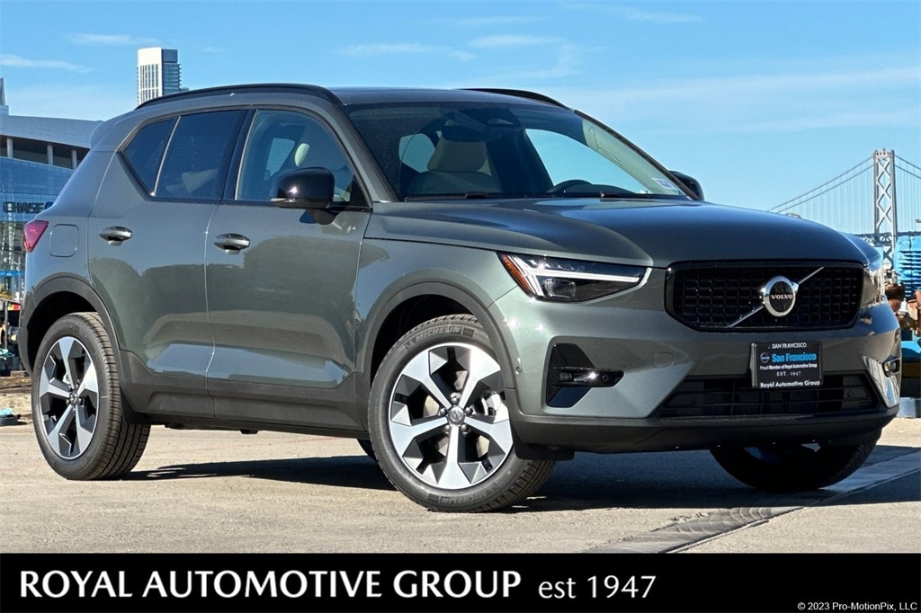 New 2026 Volvo XC40 B5 Plus SUV