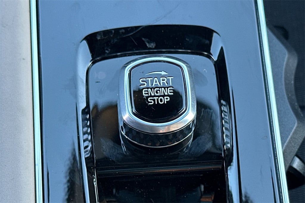 2026 Volvo XC90 Plus - Photo 21