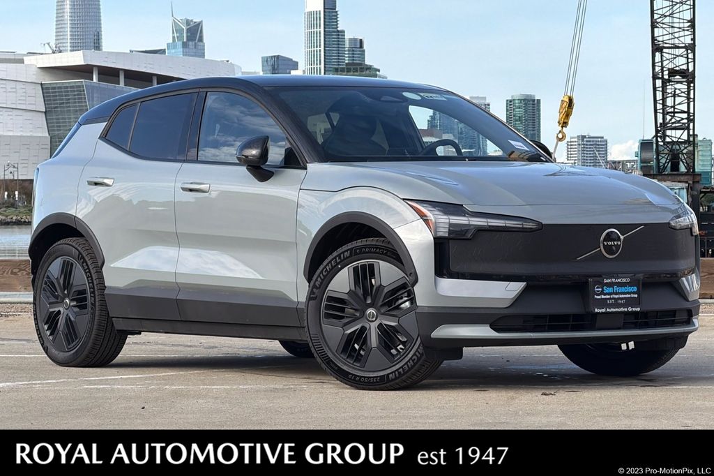2026 Volvo EX30 Twin Motor Cross Country Ultra's photo