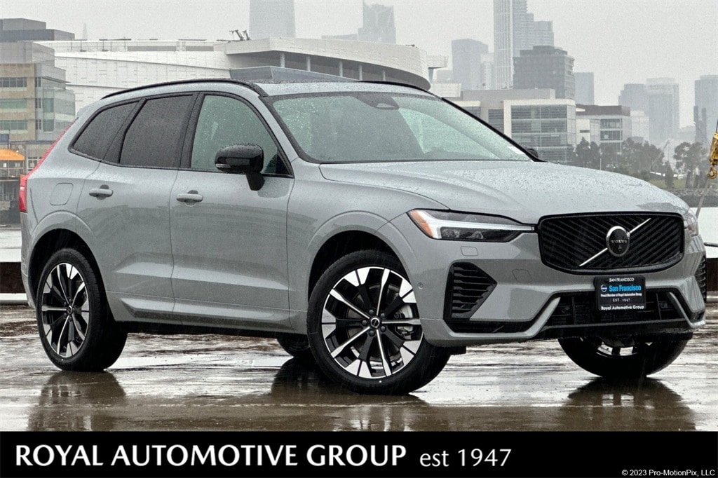 2026 Volvo XC60 Plus's photo