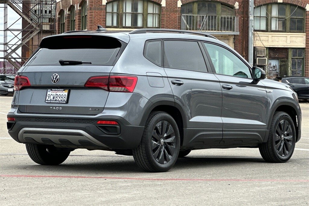 2022 Volkswagen Taos S photo 3