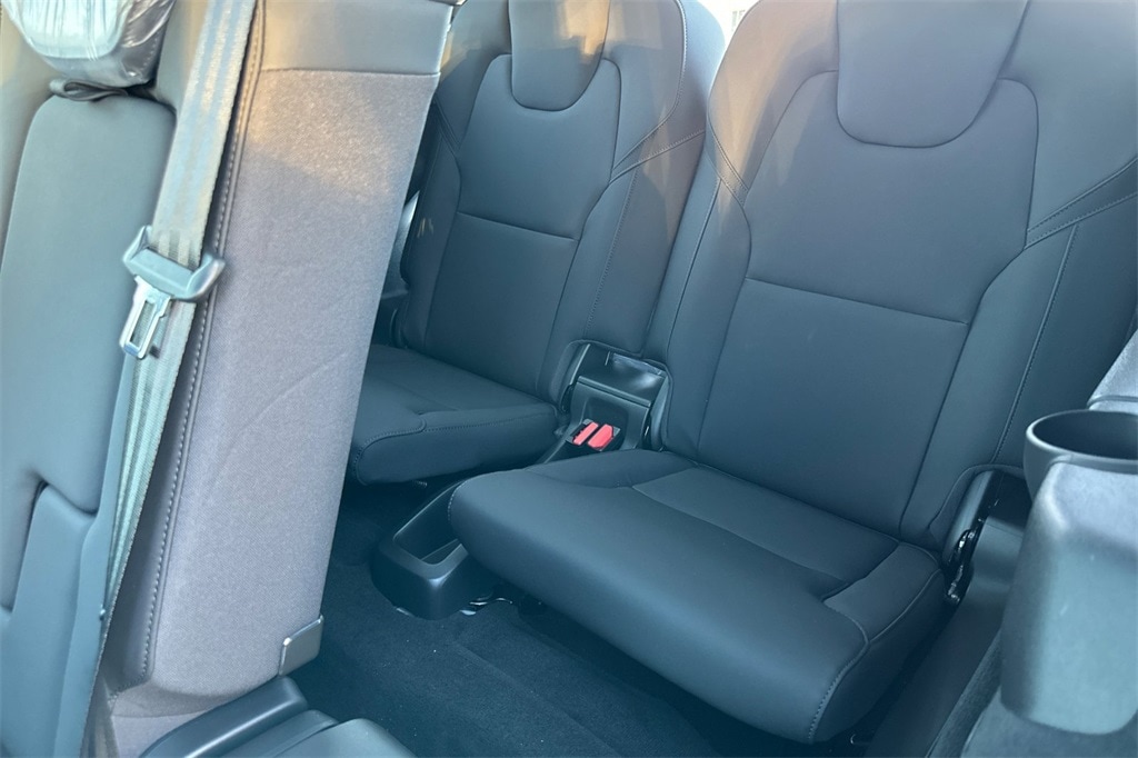 2026 Volvo XC90 Plus - Photo 12