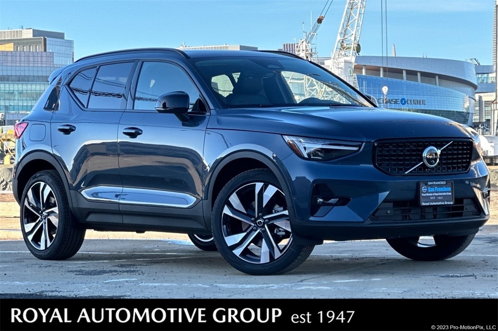 2026 Volvo XC40 Plus's photo
