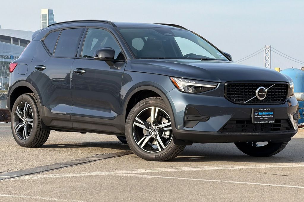 2026 Volvo XC40