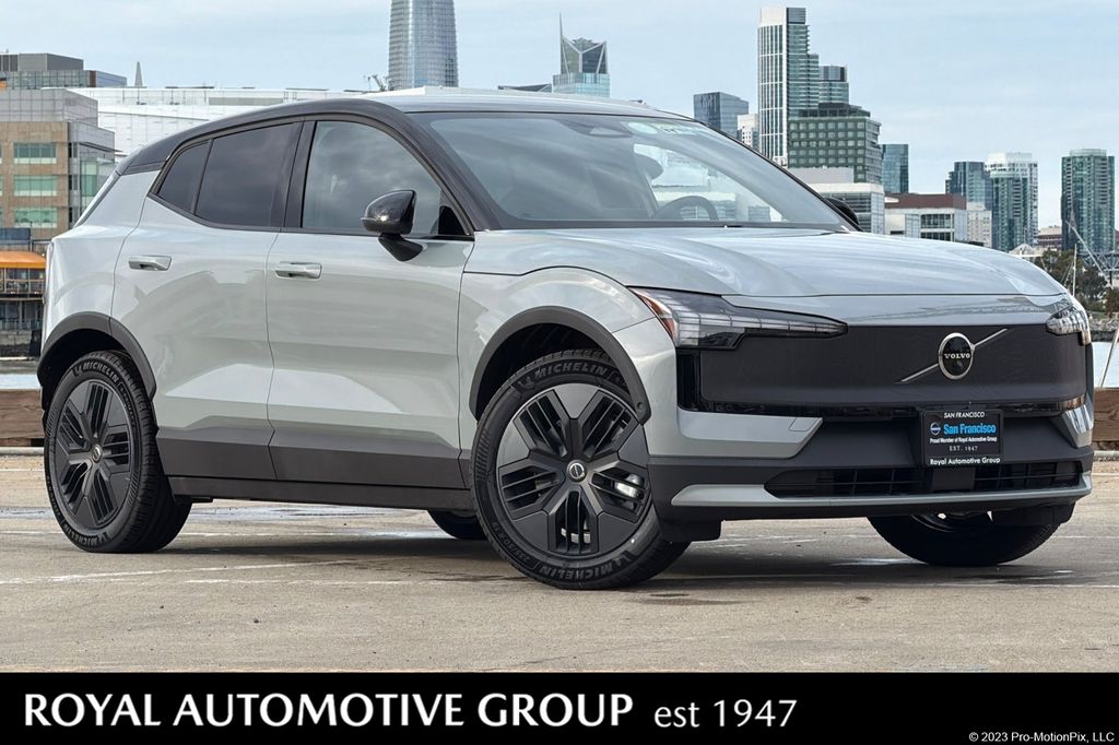 2026 Volvo EX30 Twin Motor Cross Country Ultra's photo
