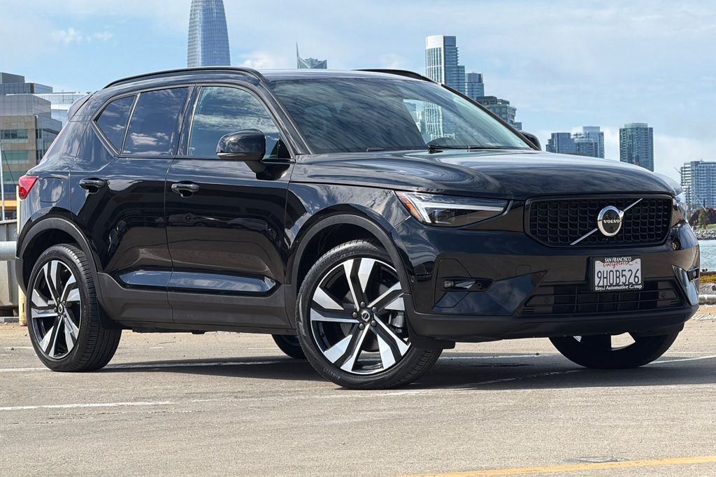2023 Volvo XC40