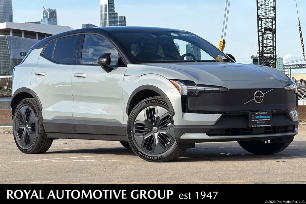 2026 Volvo EX30 Twin Motor Cross Country Ultra's photo