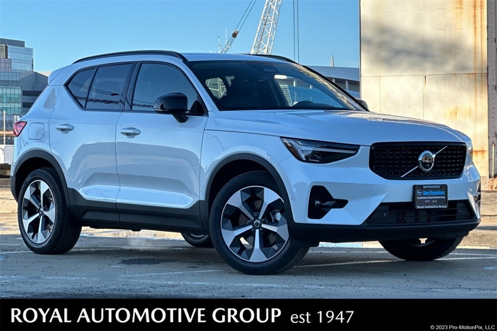 2026 Volvo XC40 Plus's photo