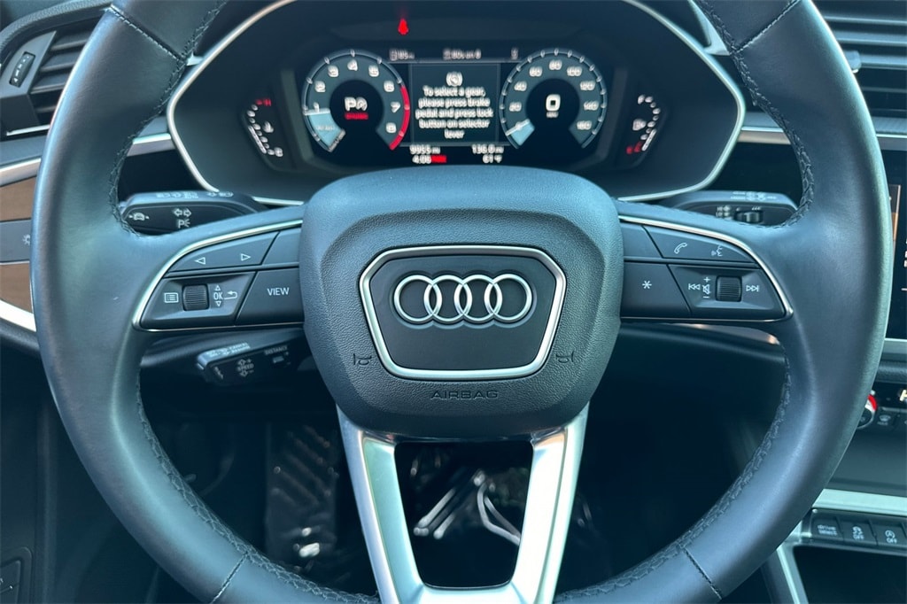 Q3 Premium Plus 40 TFSI quattro