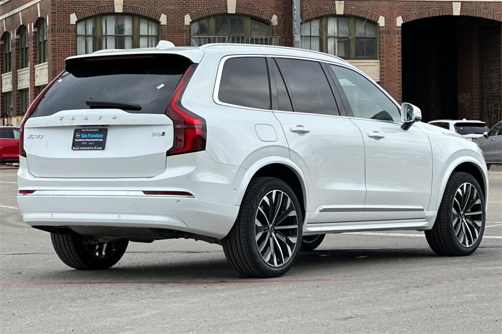 2026 Volvo XC90 Plus photo 4