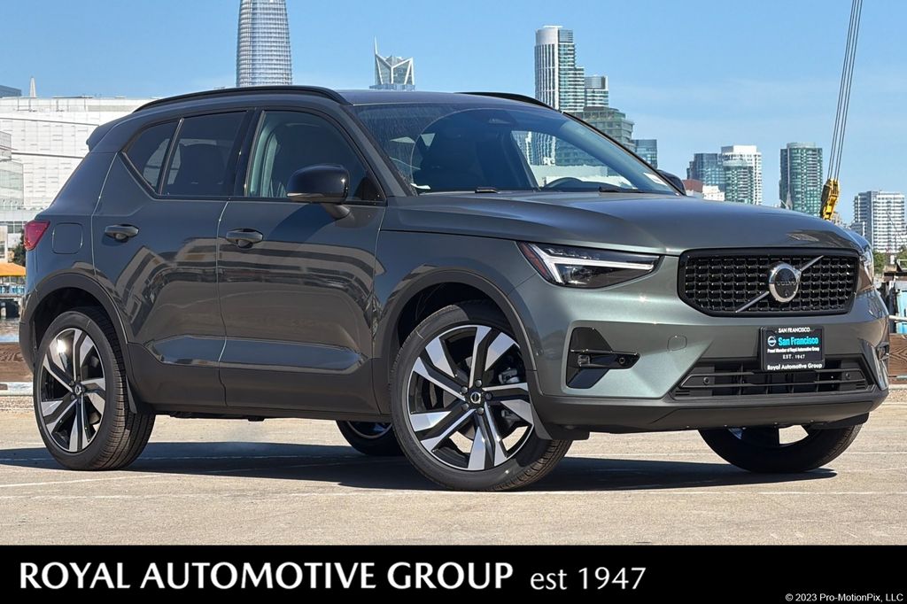 2026 Volvo XC40