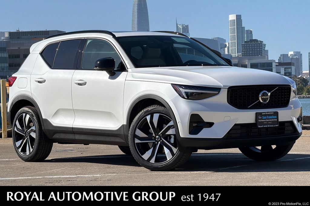 2026 Volvo XC40