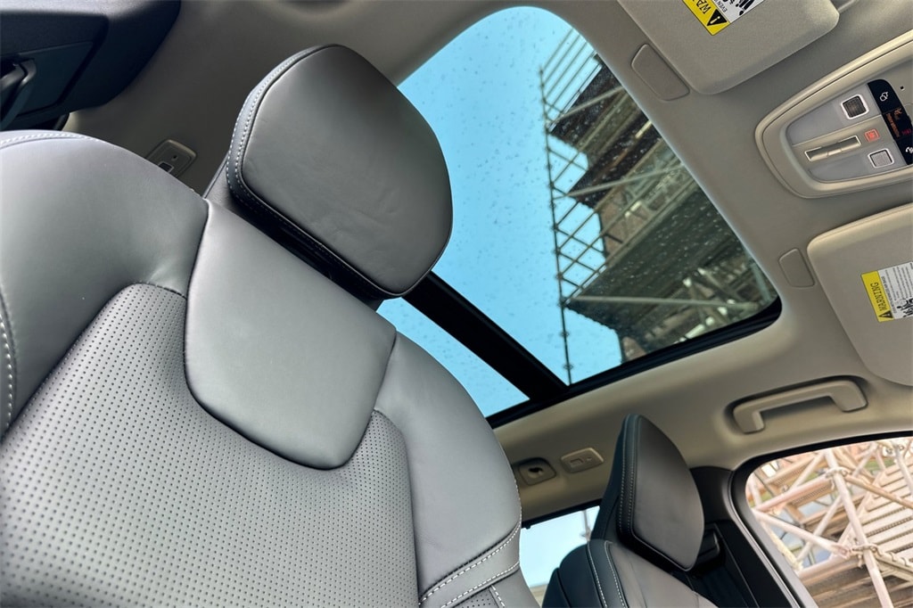 2026 Volvo XC90 Ultra - Photo 15