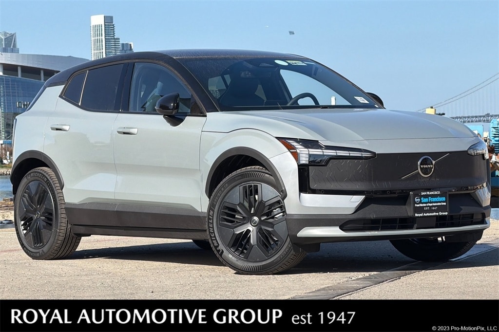 2026 Volvo EX30 Twin Motor Cross Country Ultra's photo
