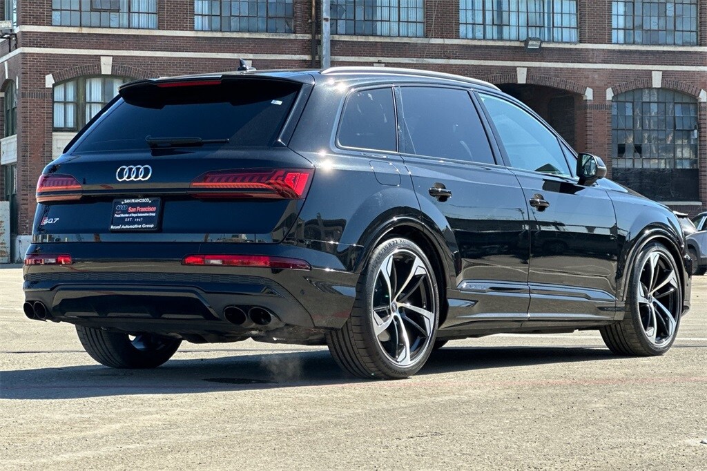2024 Audi SQ7 Premium Plus photo 2