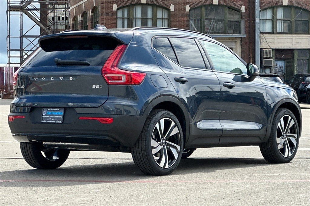 New 2026 Volvo XC40 B5 Ultra SUV