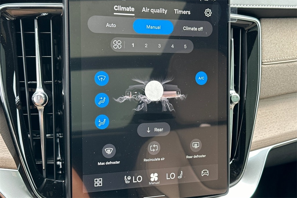 2026 Volvo XC90 Plus - Photo 19