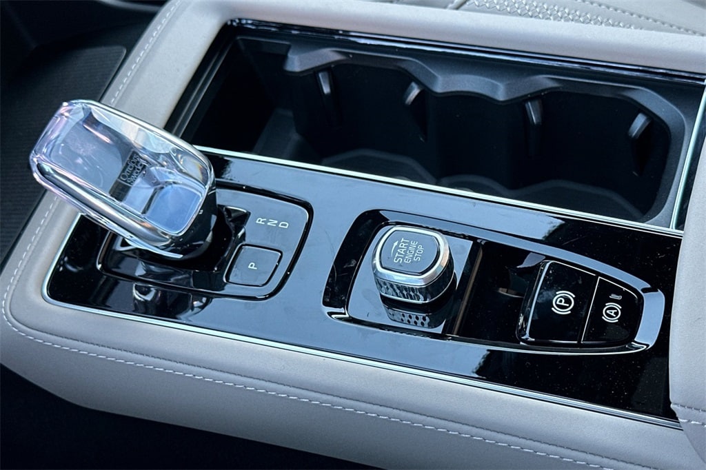 2026 Volvo XC90 Plus - Photo 20