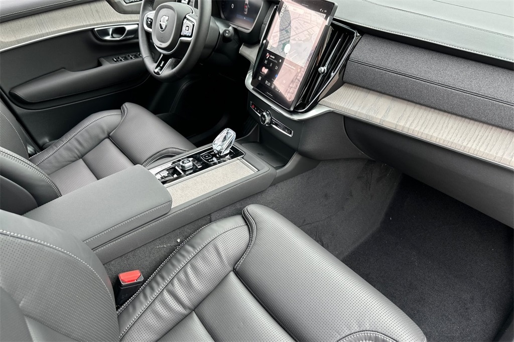 2026 Volvo XC90 Ultra - Photo 14