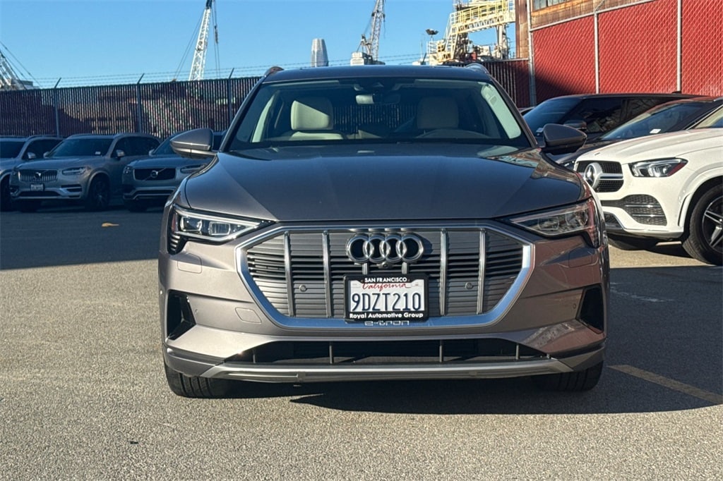 2023 Audi e-tron Premium Plus photo 3