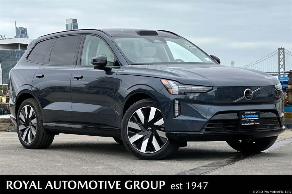 2025 Volvo EX90 Plus's photo