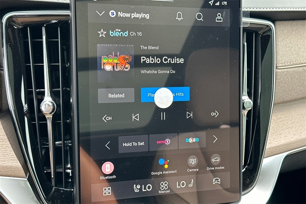 2026 Volvo XC90 Plus - Photo 16