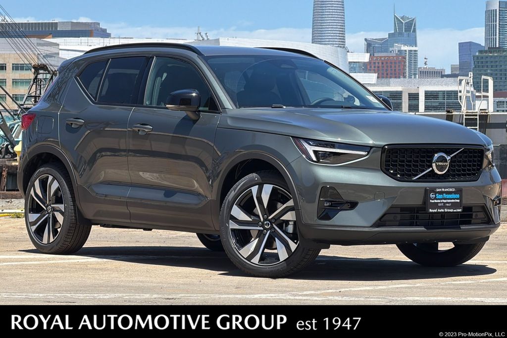 2026 Volvo XC40