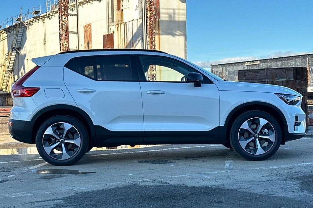 New 2026 Volvo XC40 B5 Plus SUV