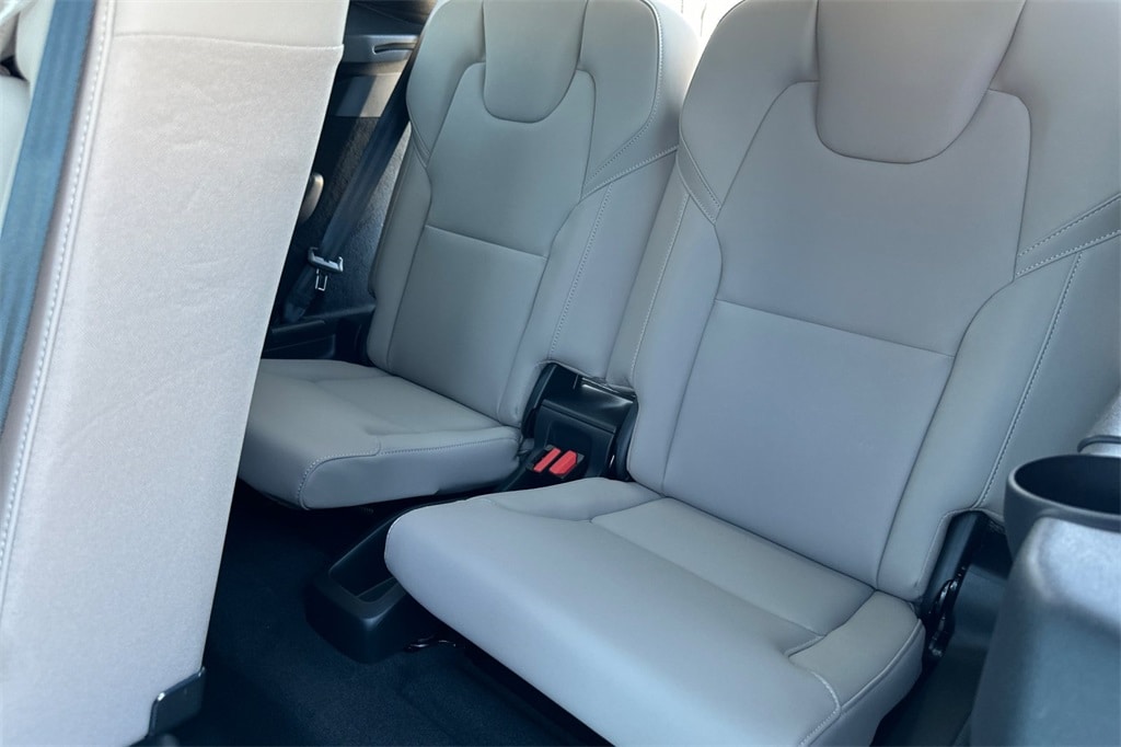 2026 Volvo XC90 Core - Photo 12