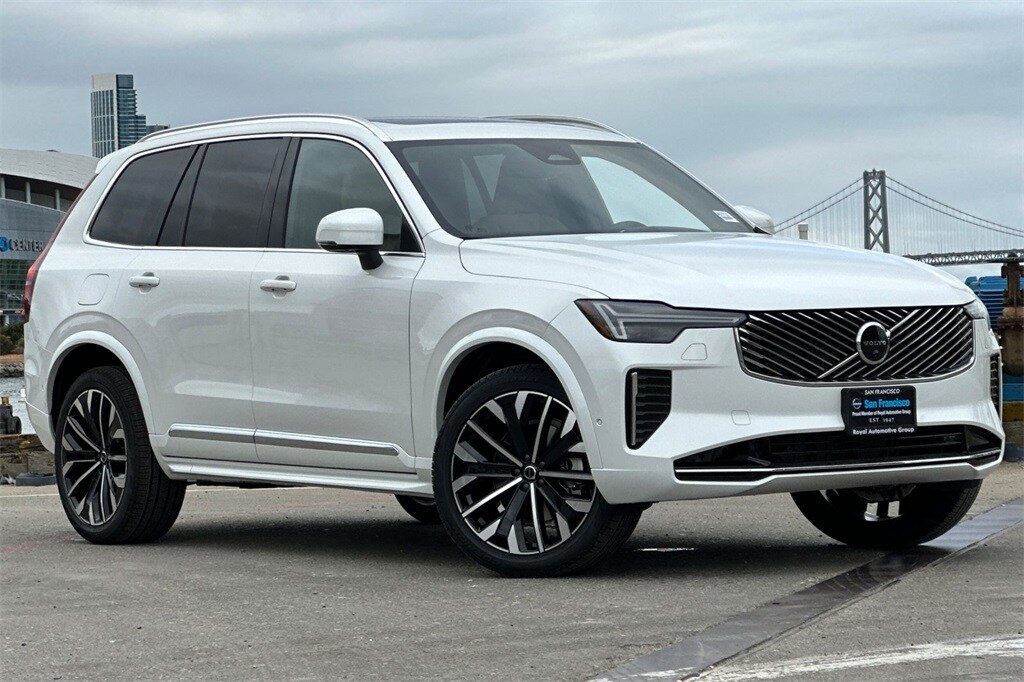 2026 Volvo XC90 Plus photo 2