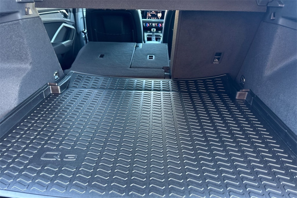 Q3 Premium Plus 40 TFSI quattro