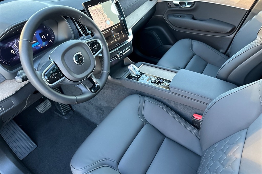 2026 Volvo XC90 Plus - Photo 7