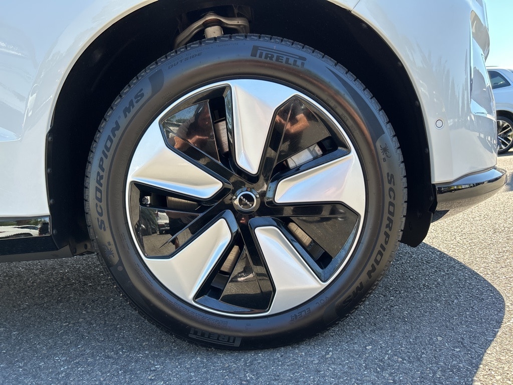 2025 Volvo EX90 Plus - Photo 10