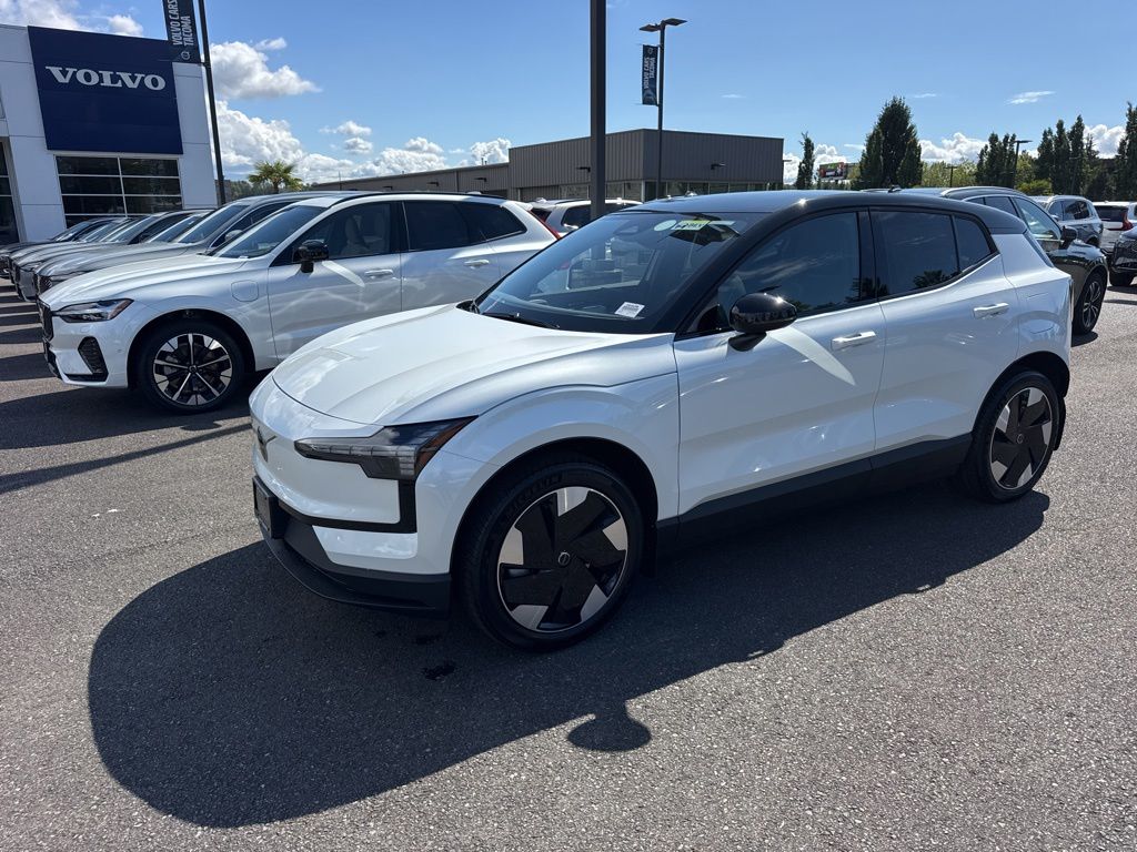2026 Volvo EX30 Twin Motor Performance Plus's photo