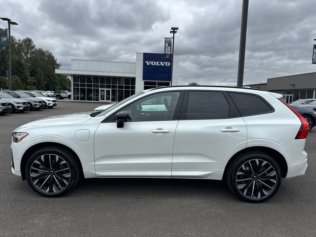 New 2026 Volvo XC60 plug-in hybrid T8 Ultra SUV