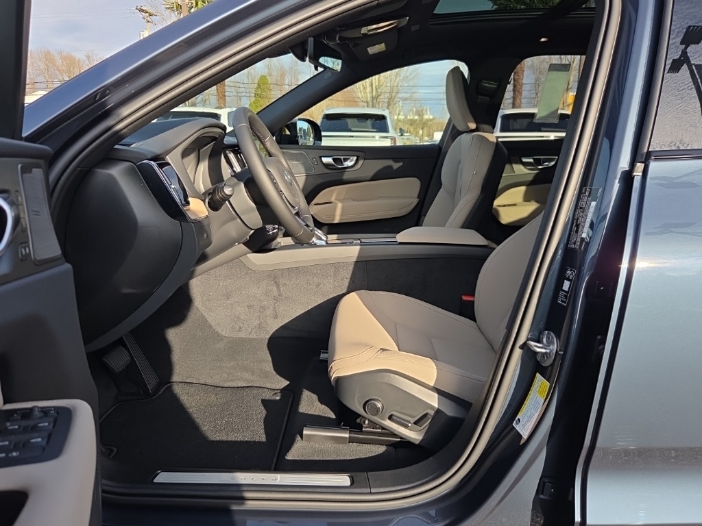 New 2026 Volvo XC60 B5 Plus SUV