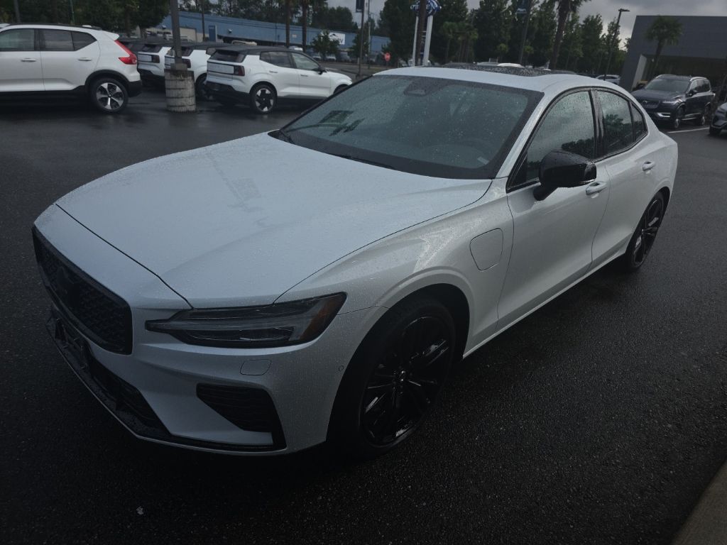 2024 Volvo S60 Recharge Plug-In Hybrid