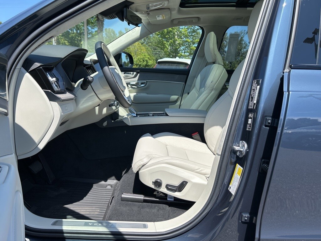 2026 Volvo XC90 photo 4