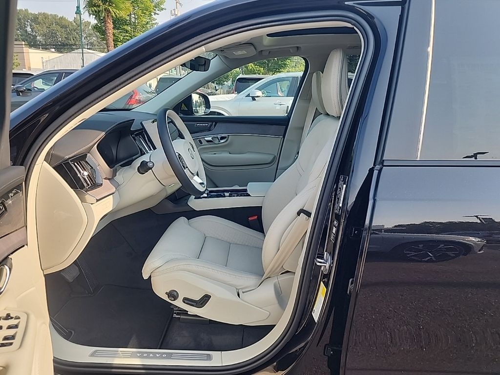 New 2026 Volvo XC90 plug-in hybrid T8 Ultra Dark Theme 7-Seater SUV