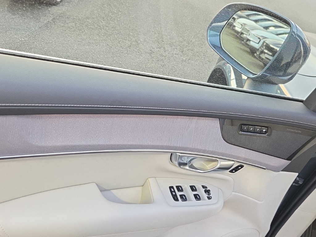 New 2026 Volvo XC90 B6 Ultra 7-Seater SUV