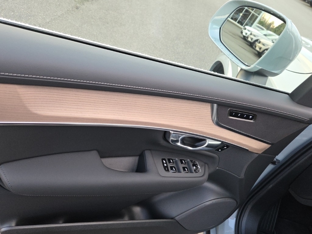 New 2026 Volvo XC90 B5 Core SUV